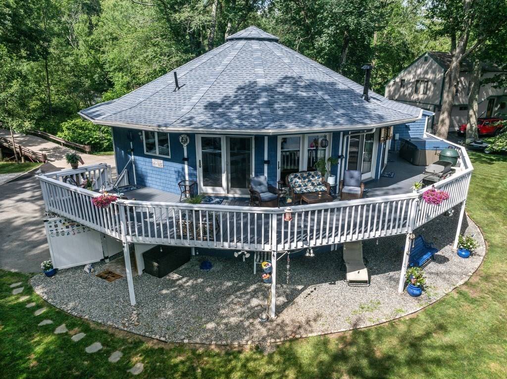 Amesbury, MA 01913,108 Pleasant Valley Rd