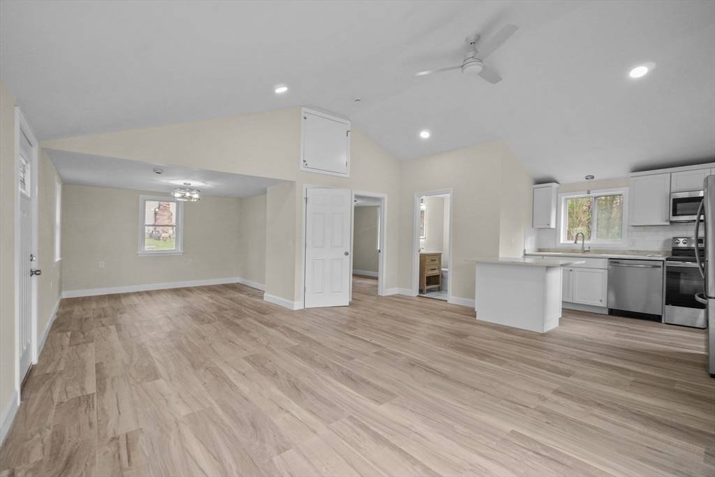 Lakeville, MA 02347,4 Wildwood Rd