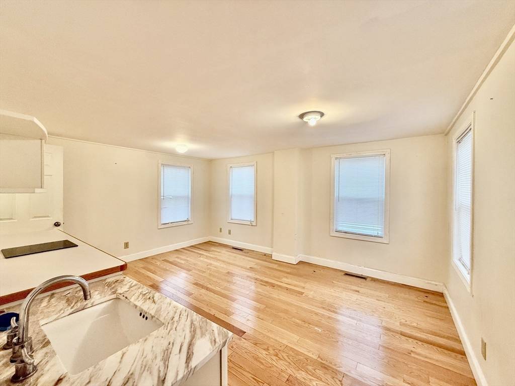 Weymouth, MA 02188,19 Common St #2