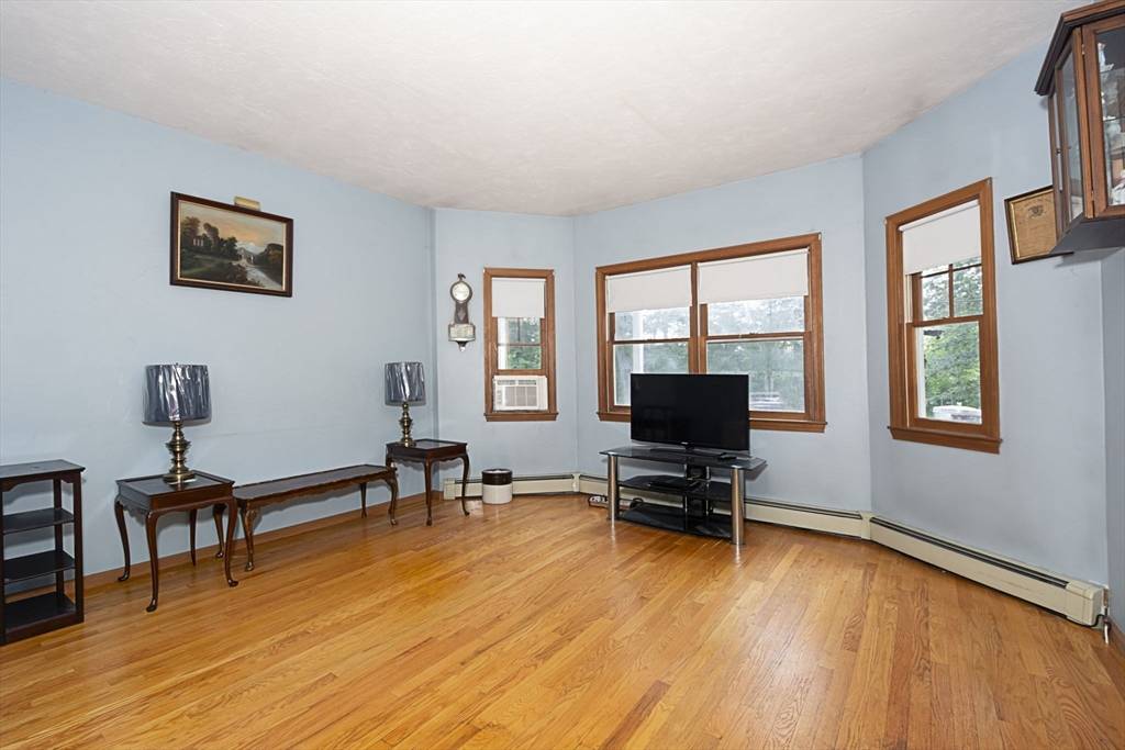 Concord, MA 01742,79-81 Assabet Ave.