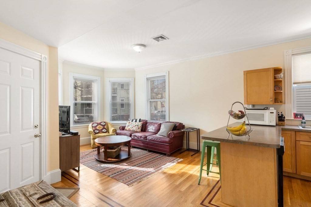 Cambridge, MA 02138,12 Magnolia Ave #1
