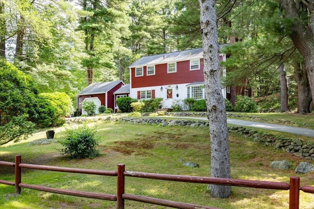 Middleton, MA 01949,77 Essex St