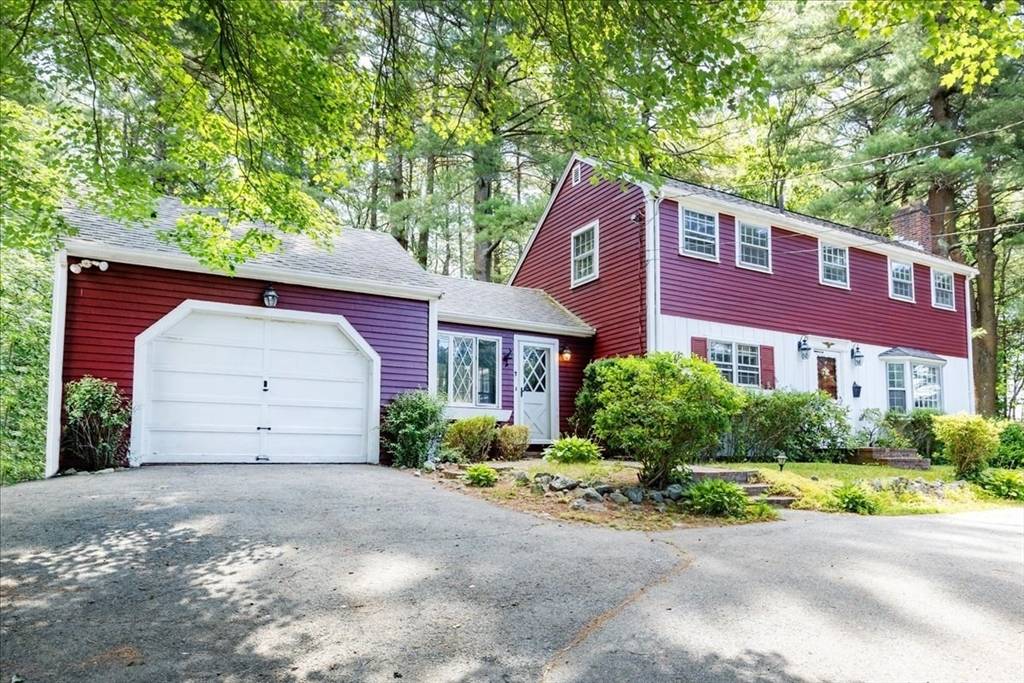 Middleton, MA 01949,77 Essex St