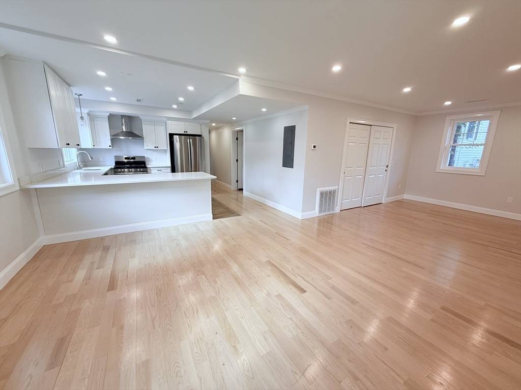 Walpole, MA 02032,100 Union St #1
