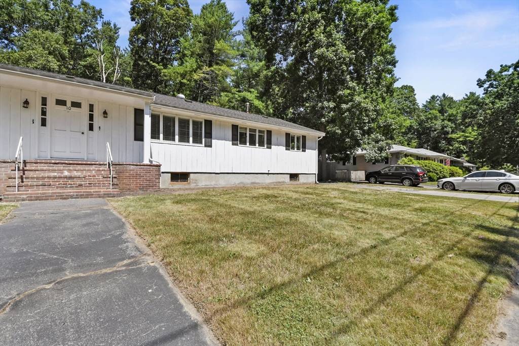 Mansfield, MA 02048,10 Lawndale Rd #1