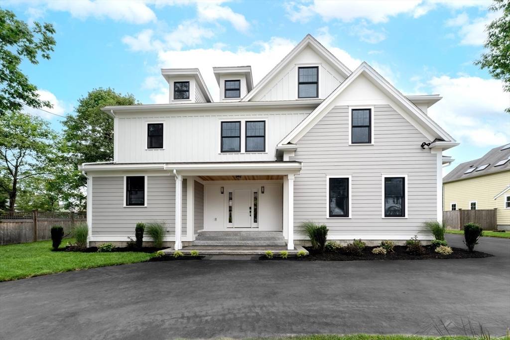 Newton, MA 02466,276 Lexington Street