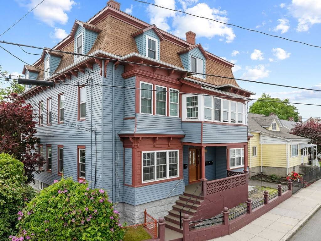 Fall River, MA 02721,186 John St #3S