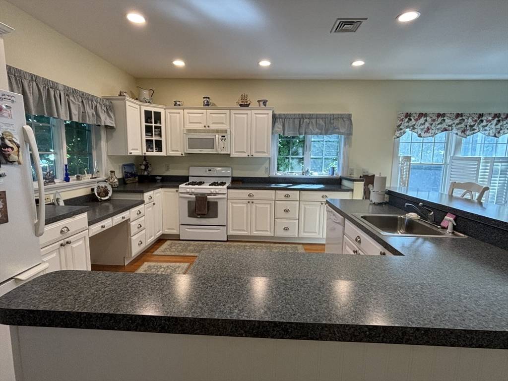 Marshfield, MA 02050,11 Waterman Ave Winter Rental #11