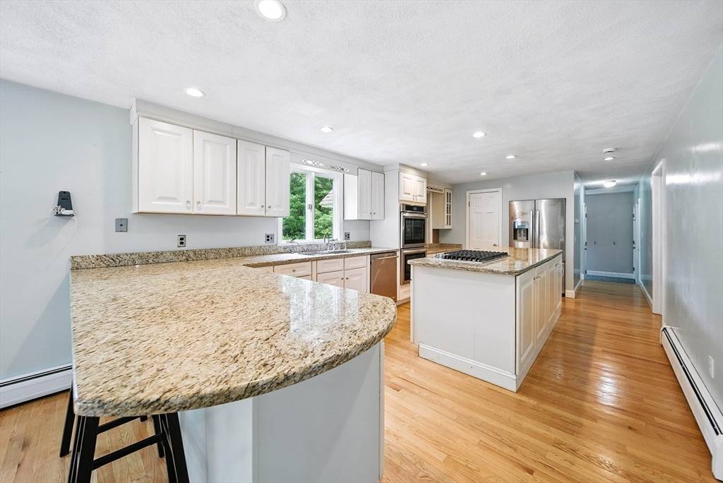 Rehoboth, MA 02769,23 Hickory Ridge Rd