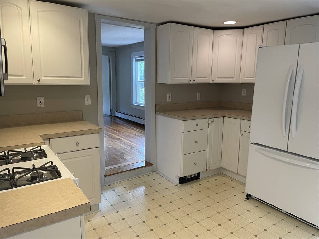 Medway, MA 02053,102 Village Street #2
