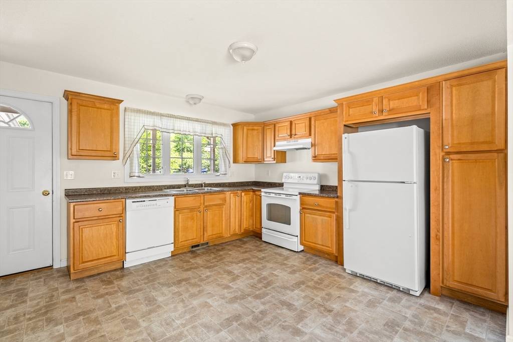 Easthampton, MA 01027,211 East St #18