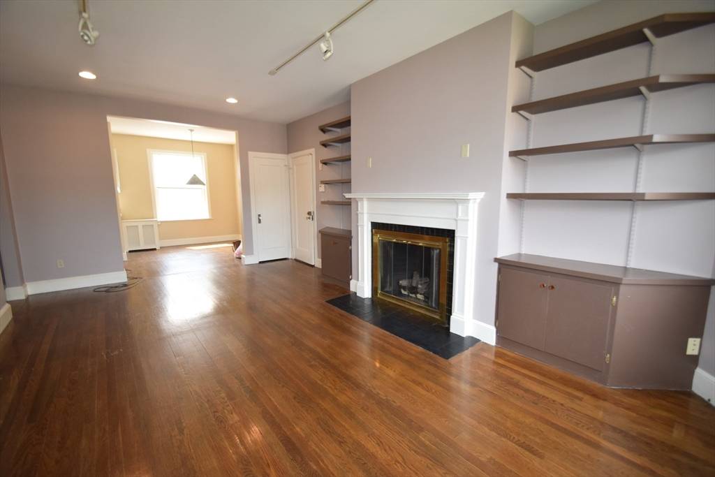 Brookline, MA 02445,141 Beaconsfield Road #5