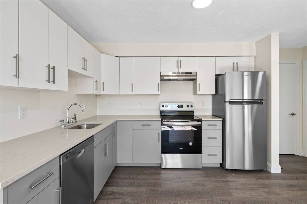 Lynn, MA 01902,472 Essex Street #203