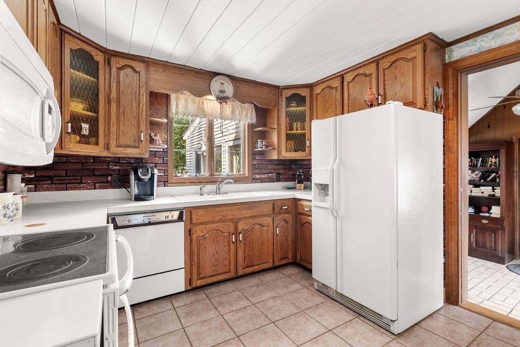 Agawam, MA 01001,354 Rowley St