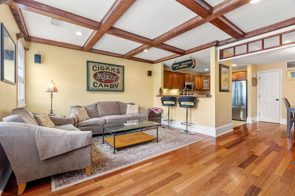 Rockland, MA 02370,5 Hobart Ln #5