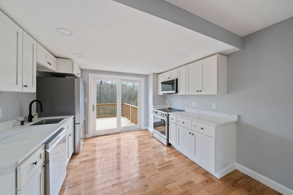 Raynham, MA 02767,13 Broadway #1