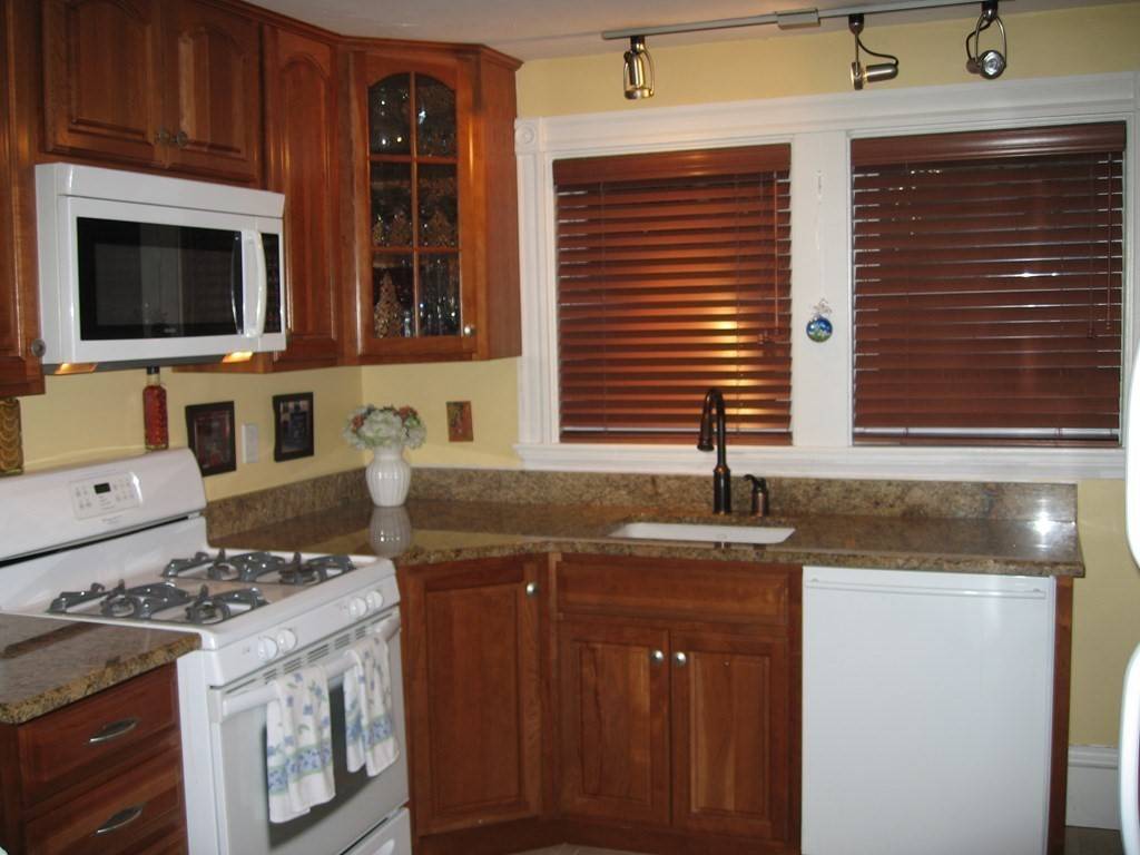 Norwood, MA 02062,8 Morse Ave #2