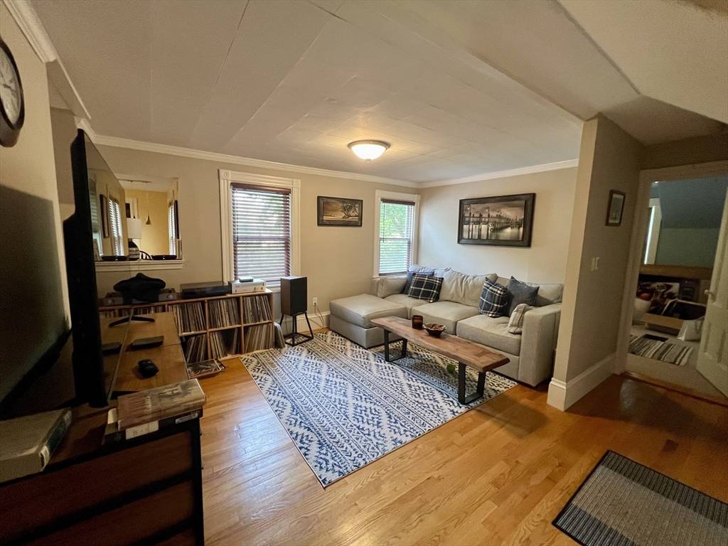 Norwood, MA 02062,8 Morse Ave #2
