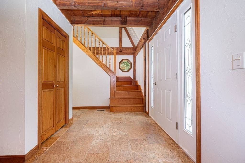Falmouth, MA 02540,5 Samoset Ln