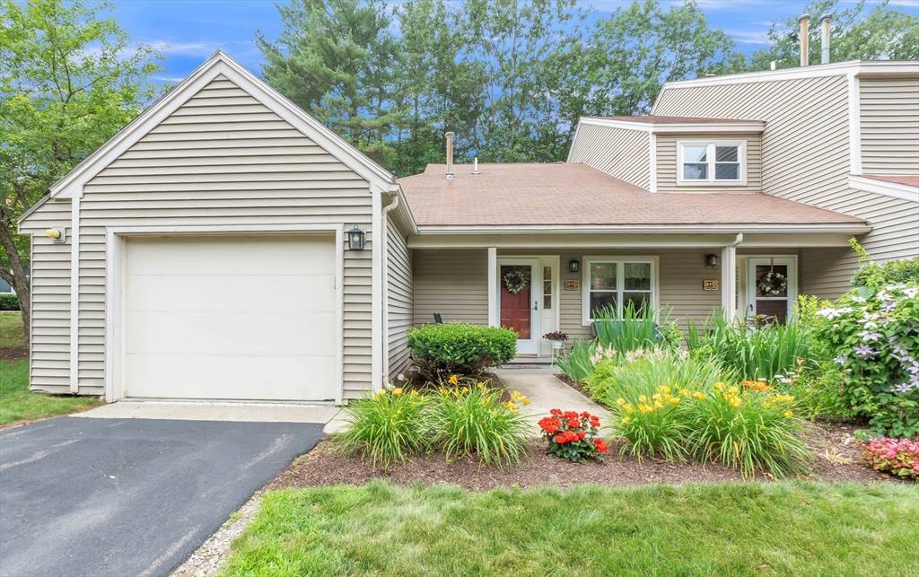 Oxford, MA 01537,22 Thayer Pond Dr #1