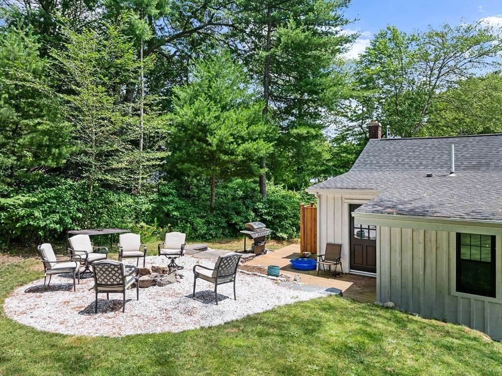 Lakeville, MA 02347,31 Pilgrim Rd