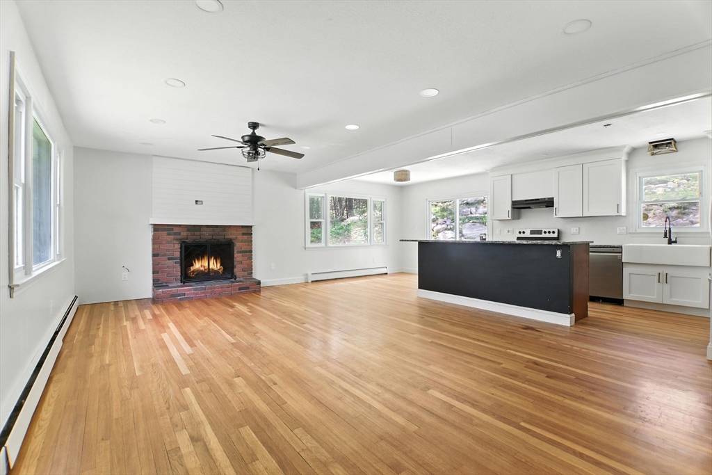 Palmer, MA 01069,194 Breckenridge St