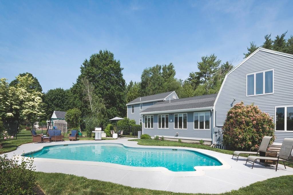 Ipswich, MA 01938,6 Sagamore Rd