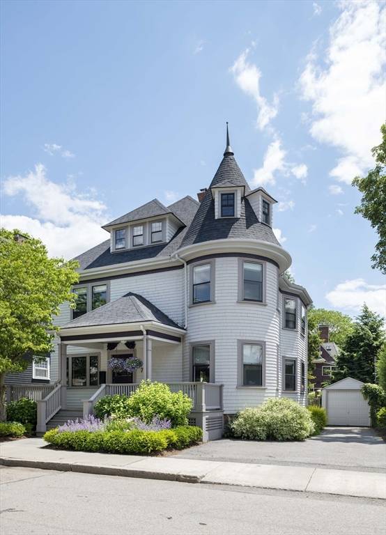 Brookline, MA 02445,7 Dana Street