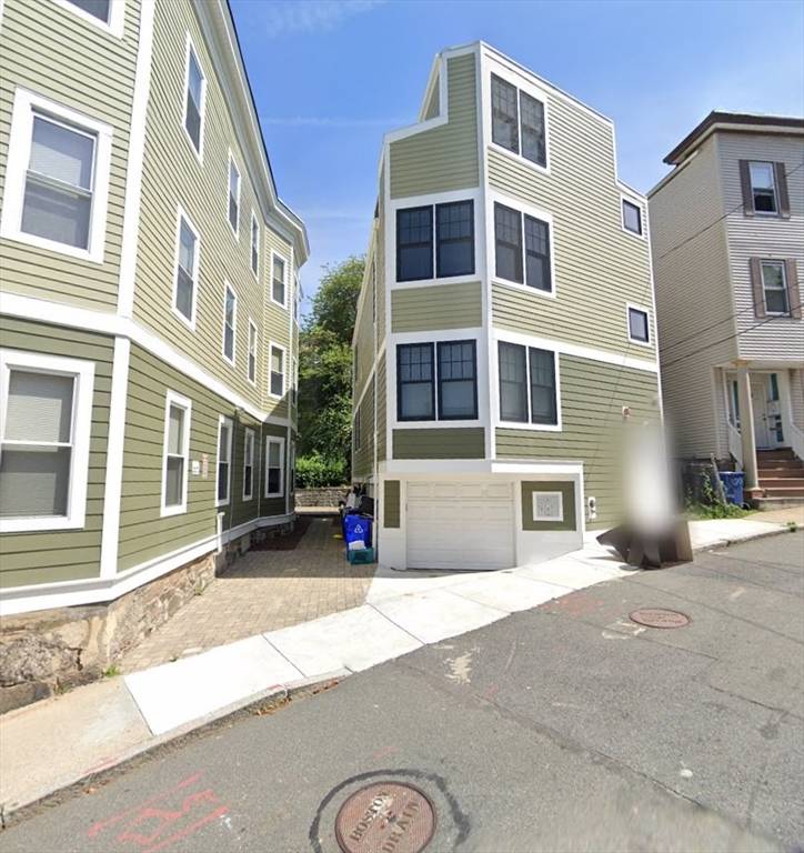 Boston, MA 02120,10 Darling #Parking