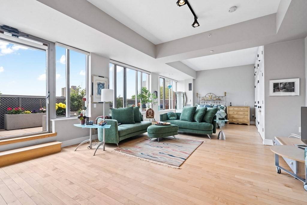 Boston, MA 02118,1313 Washington St #523