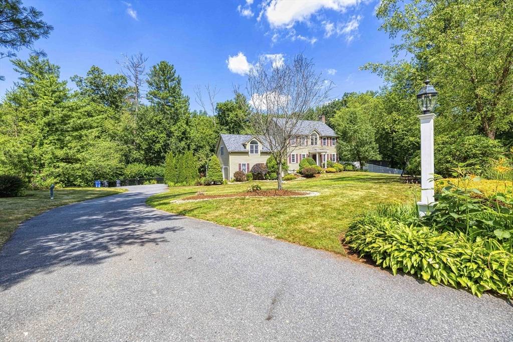 Wrentham, MA 02093,55 Blackberry Hill Rd