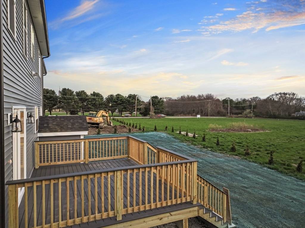 Dartmouth, MA 02747,318 Old Westport