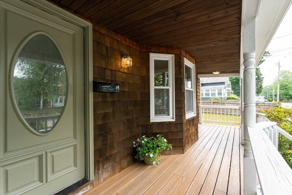 Hamilton, MA 01982,289 Asbury St