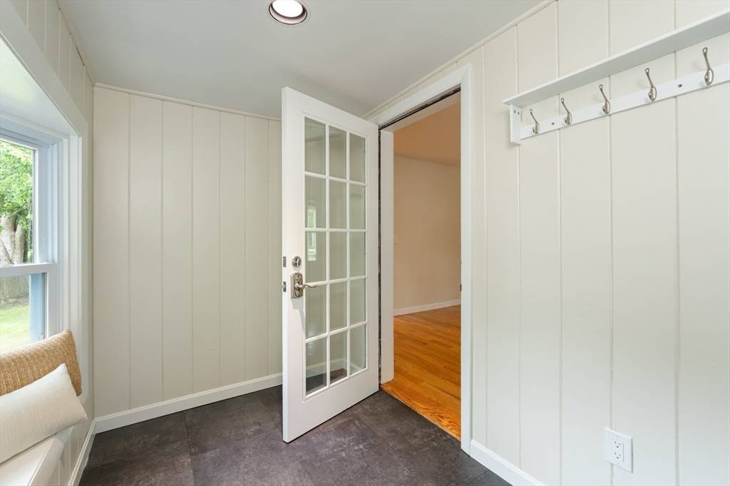 Hamilton, MA 01982,289 Asbury St