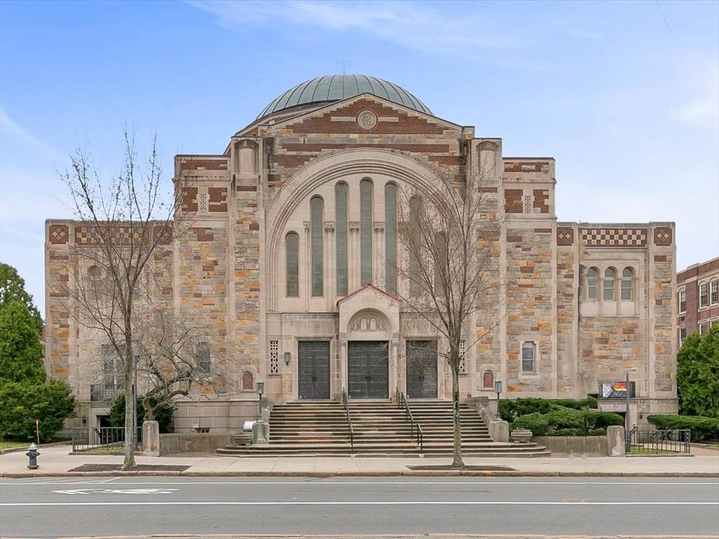 Brookline, MA 02446,1187 Beacon St #1