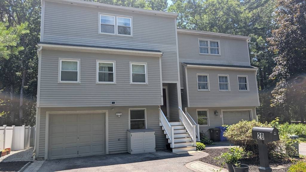 Bedford, MA 01730,20 Winterberry Way
