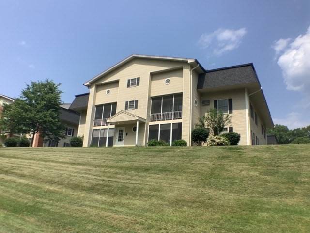 South Hadley, MA 01075,41 W Summit St #53