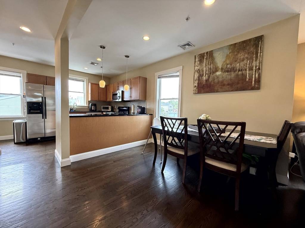 Waltham, MA 02453,173 Newton St #4