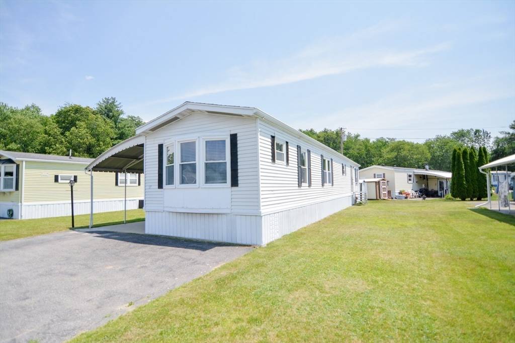 Leominster, MA 01453,556 Central St #57