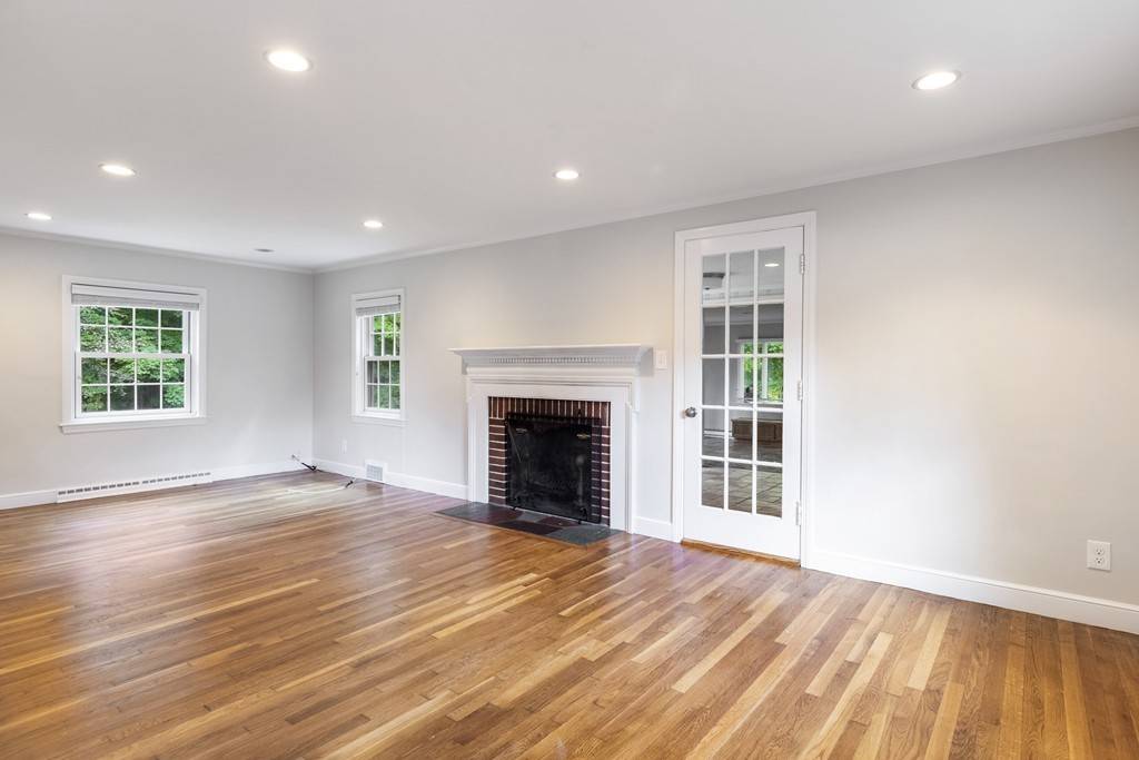 Dover, MA 02030,216 Claybrook Rd