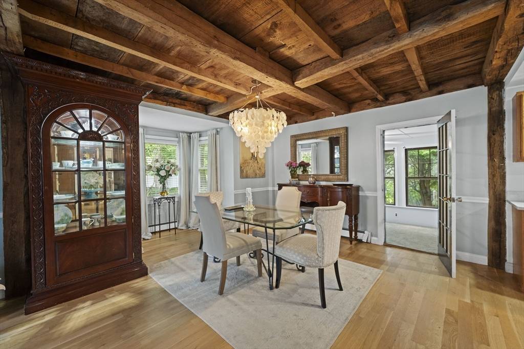 Wellesley, MA 02481,851 Worcester Street