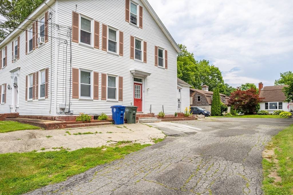 Leominster, MA 01453,901 Main St