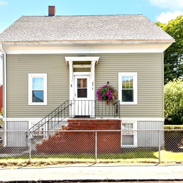 Salem, MA 01970,5 Bow Street