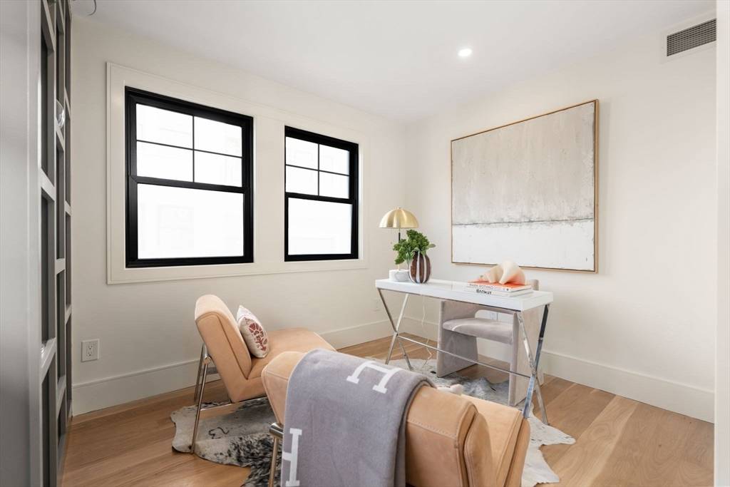 Newton, MA 02458,16-22 Clinton Street #18