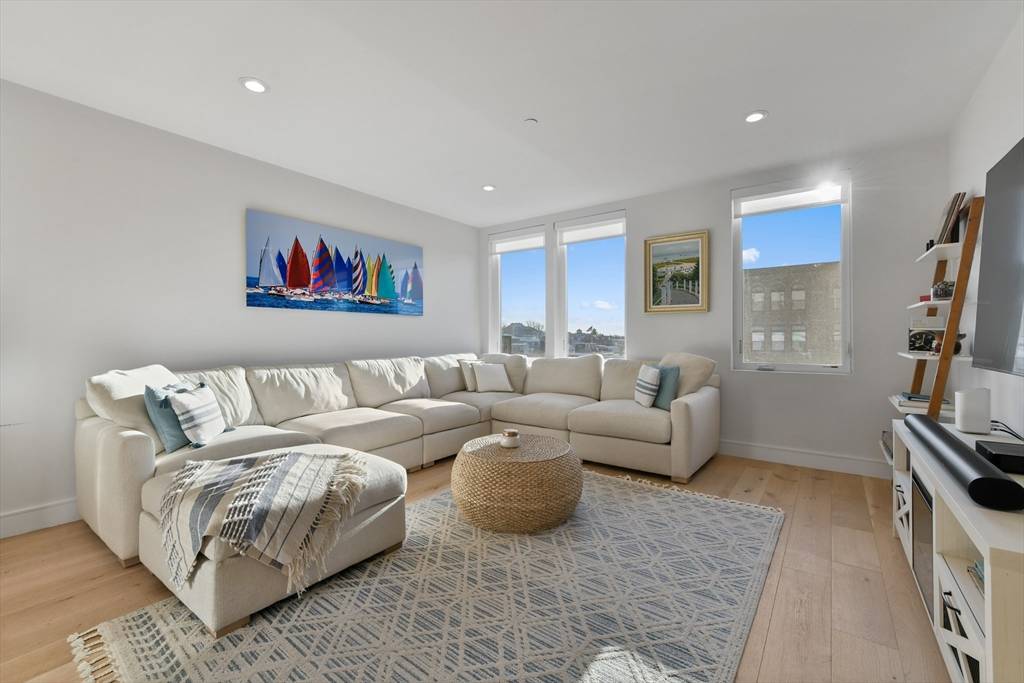 Boston, MA 02127,420 West Broadway #409
