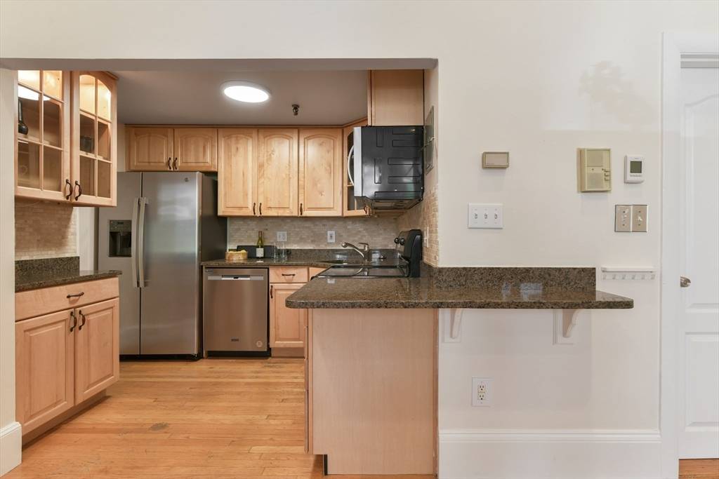 Boston, MA 02116,279 Beacon St #1F