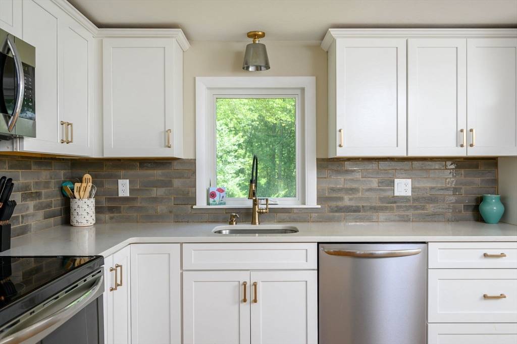 Pembroke, MA 02359,54 Forest St
