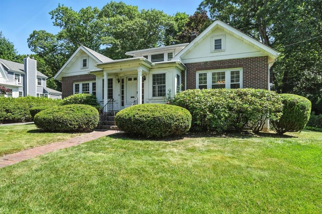 Watertown, MA 02472,22 Stoneleigh Cir