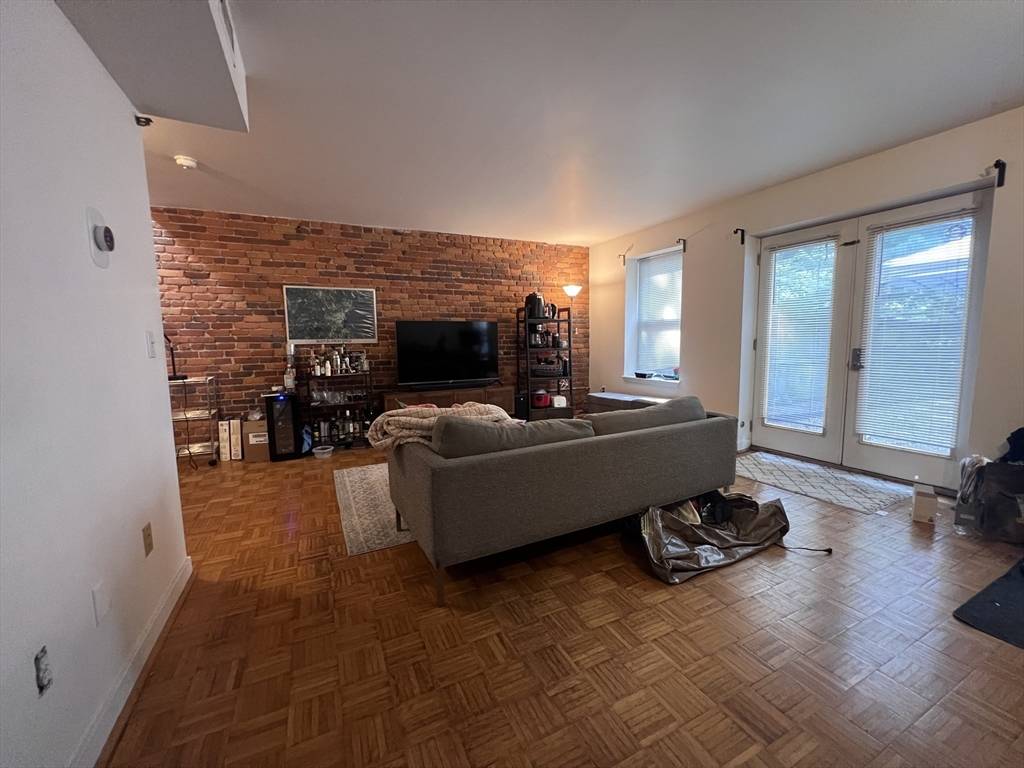 Cambridge, MA 02141,71 Fulkerson St #106