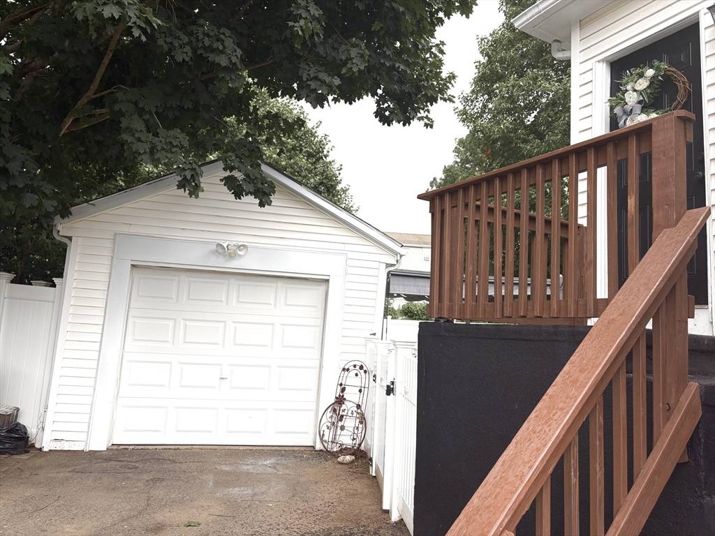Mansfield, MA 02048,24 County St